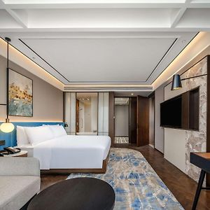 One-Bedroom King Suite